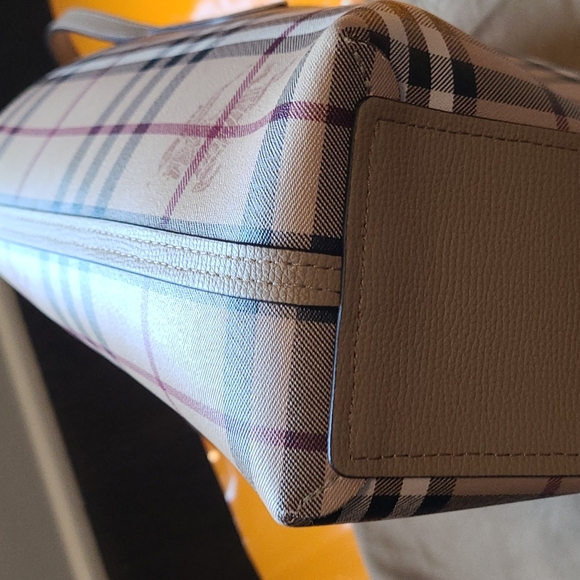 Burberry Haymarket colors check leather Mid camel reverse tote - Picture 8 of 16